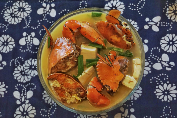 青蟹美食-豆腐青蟹汤